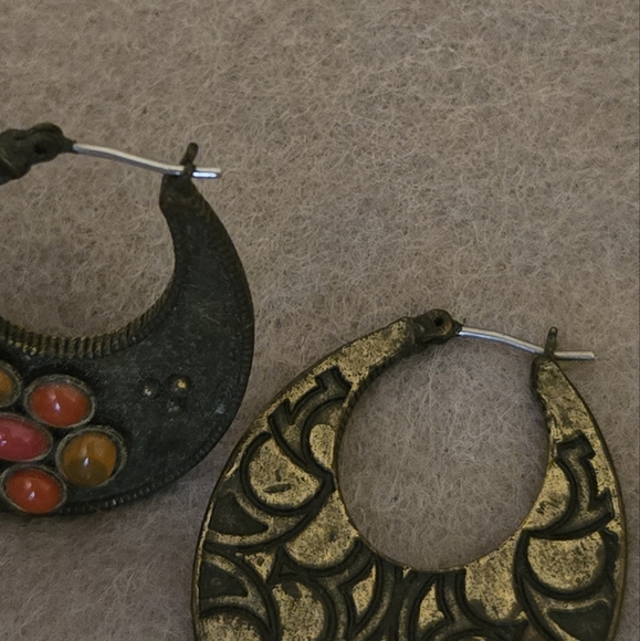 Elegant Hoop Earrings with Red and Gold Accents - Picture 5 of 5